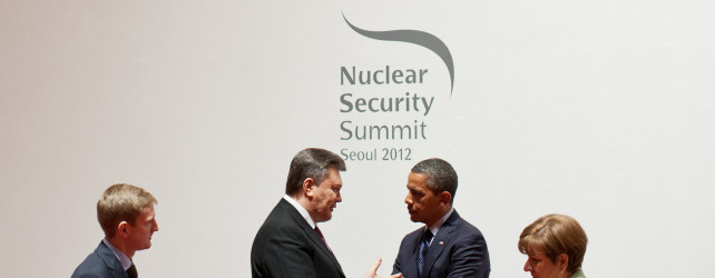 President_Barack_Obama_talks_with_President_Viktor_Yanukovych_(cropped)